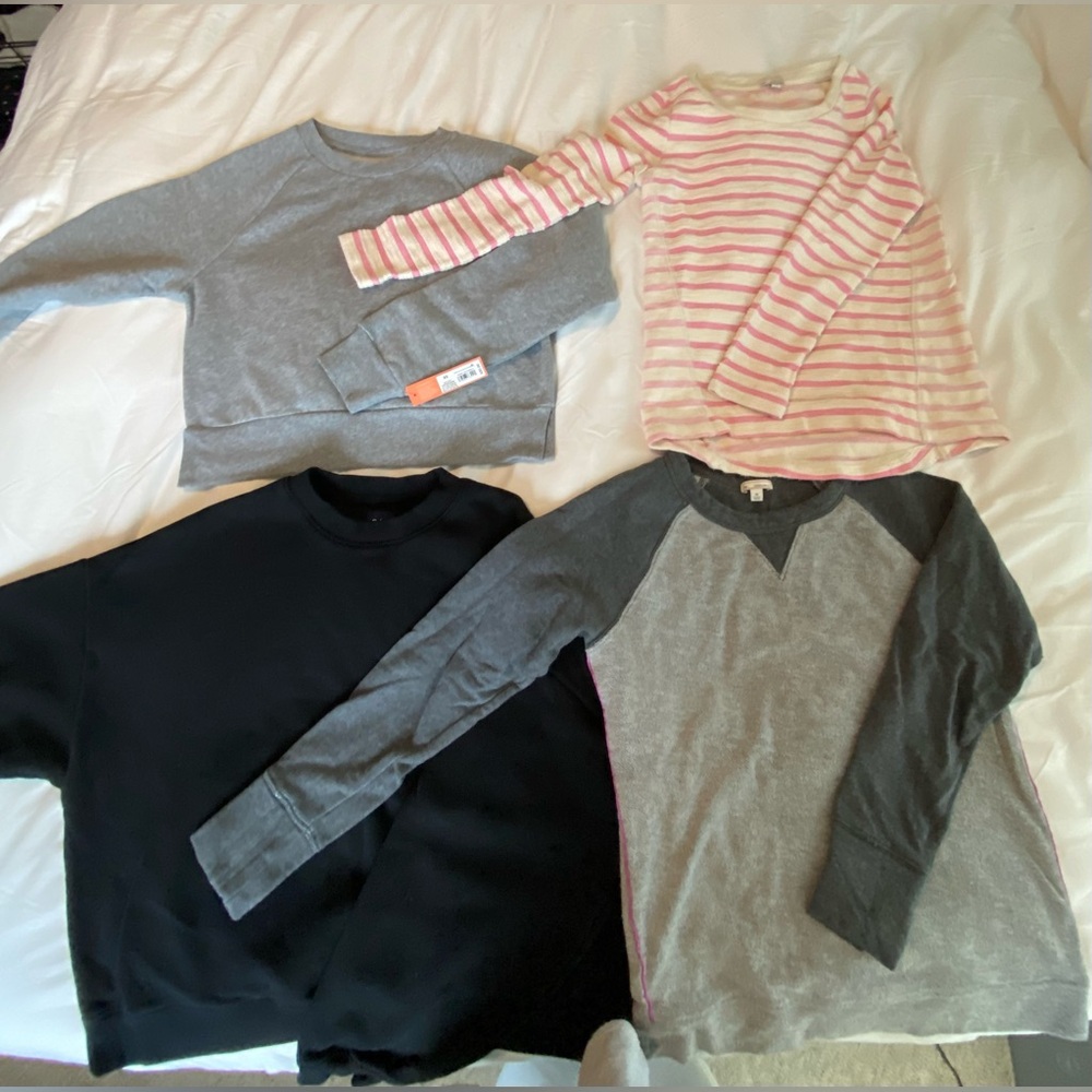 Lot of 4 sweatshirts